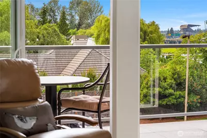 2501 Canterbury Lane E #319, Seattle, WA 98112 - Photo 8