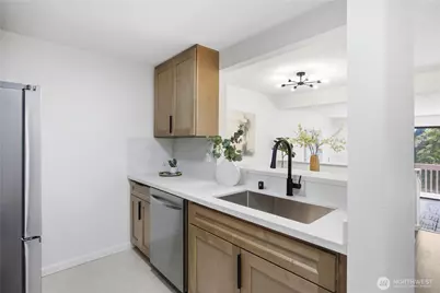 2334 NE 102nd Street #202, Seattle, WA 98125 - Photo 4