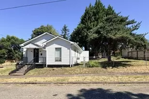 901 Crawford, Kelso, WA 98626 - Photo 2