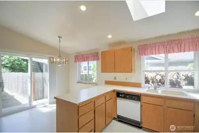 2725 27th Avenue SW, Olympia, WA 98512 - Photo 10