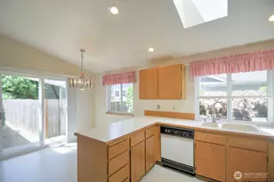 2725 27th Ave SW, Olympia, WA 98512 - Photo 10
