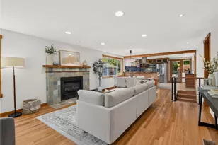 5547 38th Ave NE, Seattle, WA 98105 - Photo 6