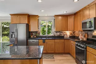 715 NE Redbud Ln, Bremerton, WA 98311 - Photo 12