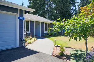 715 NE Redbud Ln, Bremerton, WA 98311 - Photo 2