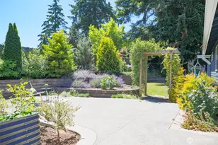 715 NE Redbud Ln, Bremerton, WA 98311 - Photo 30