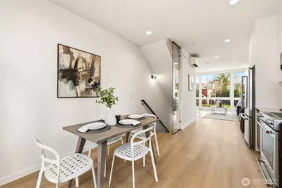 3819 B Fremont Avenue N, Seattle, WA 98103 - Photo 10