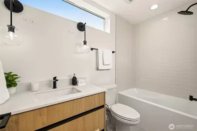 3819 B Fremont Avenue N, Seattle, WA 98103 - Photo 20