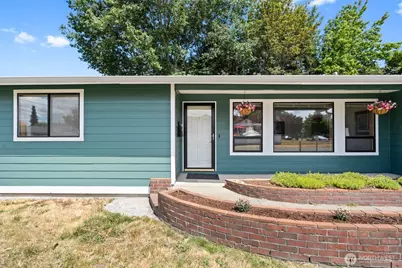 405 W 4th Street, Centralia, WA 98531 - Photo 4