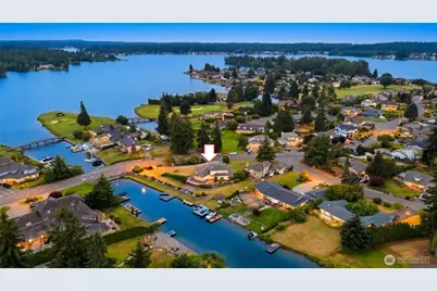 20015 Island Parkway E, Lake Tapps, WA 98391 - Photo 2