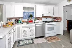 1298 NE Steele Creek Dr, Bremerton, WA 98311 - Photo 6
