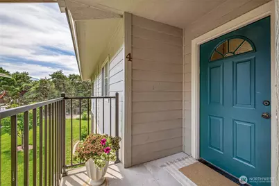 520 11th Street NE #4, East Wenatchee, WA 98802 - Photo 2