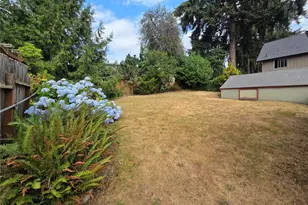 14337 Burke Ave N, Seattle, WA 98133 - Photo 18