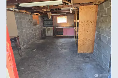 14337 Burke Avenue N, Seattle, WA 98133 - Photo 22