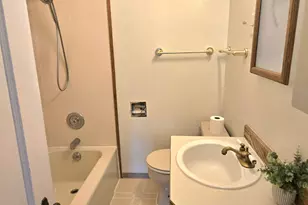 14337 Burke Ave N, Seattle, WA 98133 - Photo 10