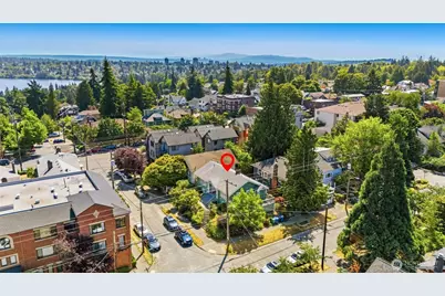 303 N 64th Street, Seattle, WA 98103 - Photo 2