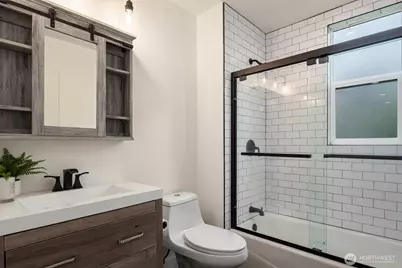 10945 Forest Avenue S, Seattle, WA 98178 - Photo 12