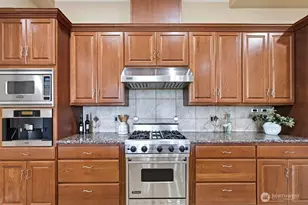 207 Broadway, Tacoma, WA 98402 - Photo 10