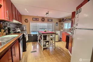 15232 SE 272nd St, Kent, WA 98042 - Photo 6
