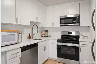 3009 3rd Avenue W #6, Seattle, WA 98119 - Photo 10