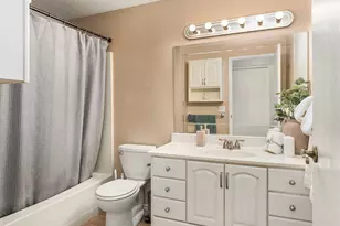3009 3rd Ave W, Seattle, WA 98119 - Photo 12