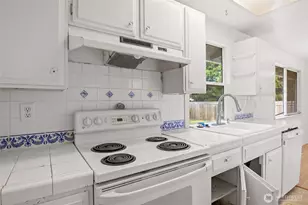 9220 NE 191st St, Bothell, WA 98011 - Photo 10