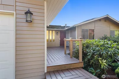13730 SE 23rd Lane, Bellevue, WA 98005 - Photo 2