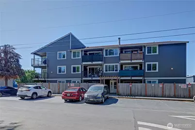 939 N 101st Street #302, Seattle, WA 98133 - Photo 1