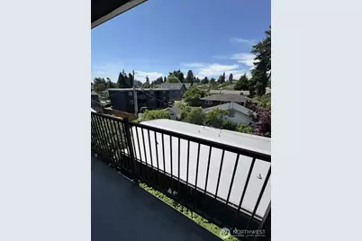 939 N 101st Street #302, Seattle, WA 98133 - Photo 12