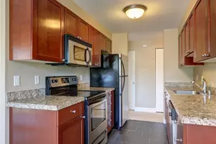 939 N 101st St, Seattle, WA 98133 - Photo 6