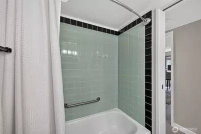 1220 6th Avenue S #B304, Edmonds, WA 98020 - Photo 20