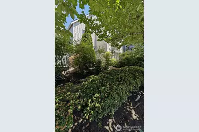 11870 SE 5th Street, Bellevue, WA 98005 - Photo 24