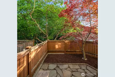 3670 Dayton Avenue N #B, Seattle, WA 98103 - Photo 6