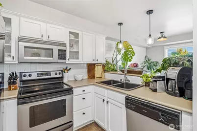 700 32nd Street #A302, Bellingham, WA 98225 - Photo 8