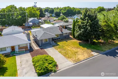 36 F Street SW, Ephrata, WA 98823 - Photo 2