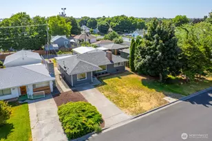 36 F St SW, Ephrata, WA 98823 - Photo 2