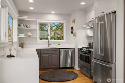 525 W Prospect Street #A, Seattle, WA 98119 - Photo 8