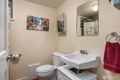 525 W Prospect Street #A, Seattle, WA 98119 - Photo 24
