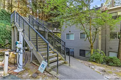12543 NE 23rd Place #D1, Bellevue, WA 98005 - Photo 26