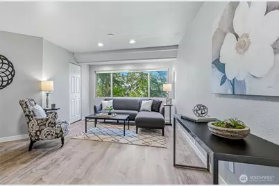 12543 NE 23rd Place #D1, Bellevue, WA 98005 - Photo 8