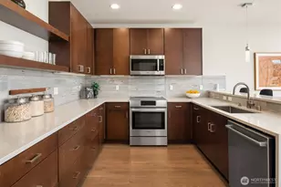 8509 Burke Ave N, Seattle, WA 98103 - Photo 8
