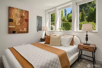 8509 Burke Avenue N, Seattle, WA 98103 - Photo 32
