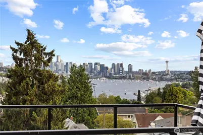 4218 Latona Avenue NE #2, Seattle, WA 98105 - Photo 2