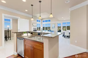 55 Pine St, Edmonds, WA 98020 - Photo 12