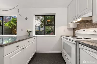 912 3rd Avenue W #101, Seattle, WA 98119 - Photo 12