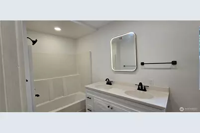 511 E Fourth Street, Port Angeles, WA 98362 - Photo 14