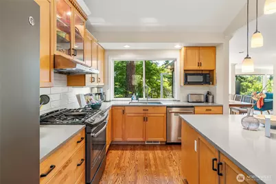 6626 57th Avenue NE, Seattle, WA 98115 - Photo 10