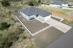 1439 Diamond Head Ave SW, Ocean Shores, WA 98569 - Photo 2