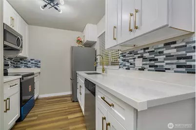 4805 180th Street SW #F102, Lynnwood, WA 98037 - Photo 6
