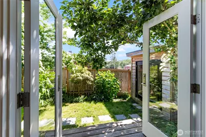 4048 37th Avenue S, Seattle, WA 98118 - Photo 6