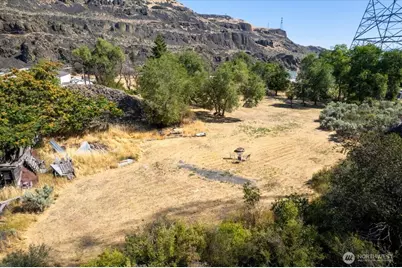 22007 NE Pleasant Valley Road, Grand Coulee, WA 99133 - Photo 14
